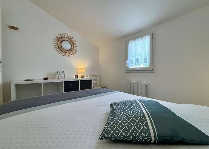 Holiday home Maison Renovee 6 Couchages Saint-pierre D'oleron, Proche - Fr-1-246a-311 *