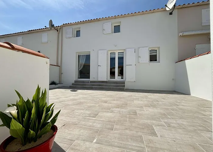 Holiday home Maison Renovee 6 Couchages Saint-pierre D'oleron, Proche - Fr-1-246a-311